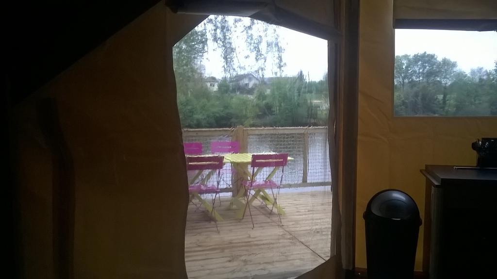 Hôtel camping des ribieres à Confolens Extérieur photo